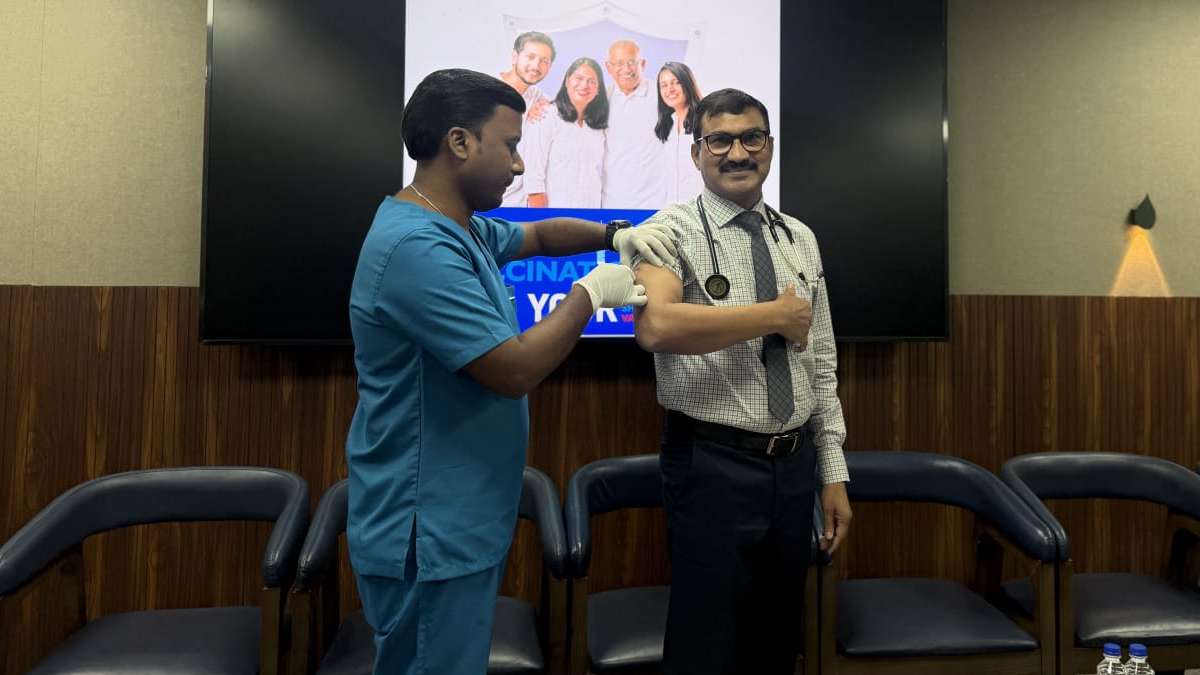 పిల్లలకే కాదు, పెద్దలకూ వ్యాక్సిన్లు అవసరం
