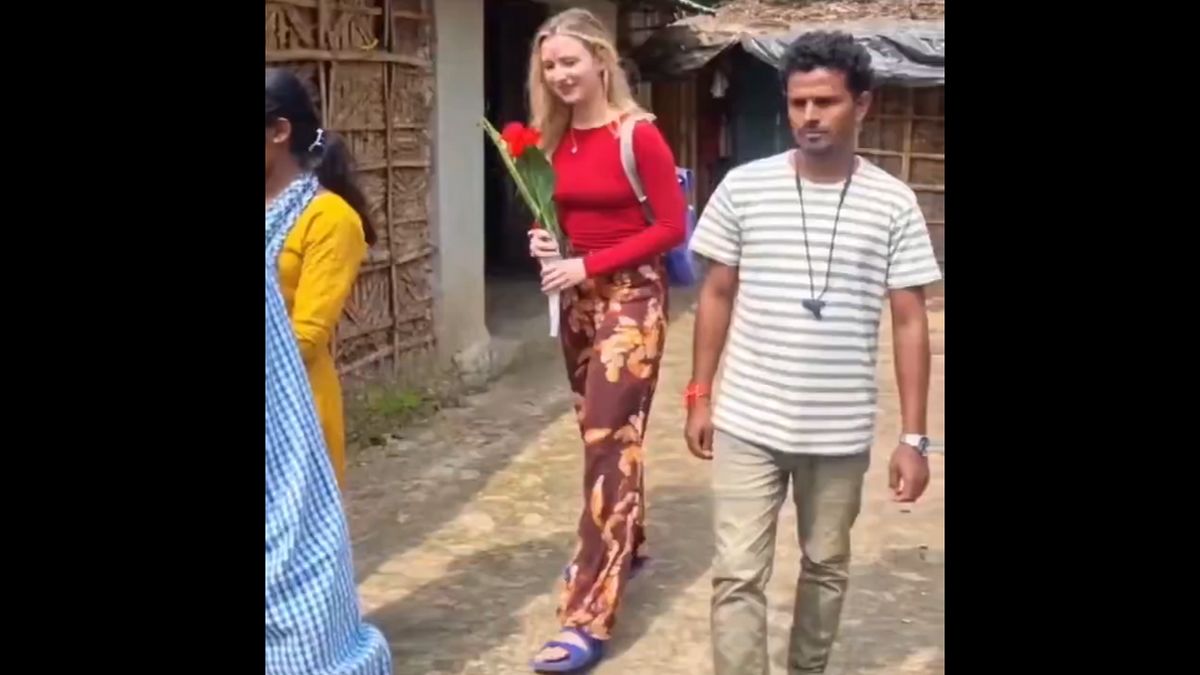 వలచిన బీహార్ యువకుడి కోసం వచ్చేసిన రష్యా బ్యూటీ, ...