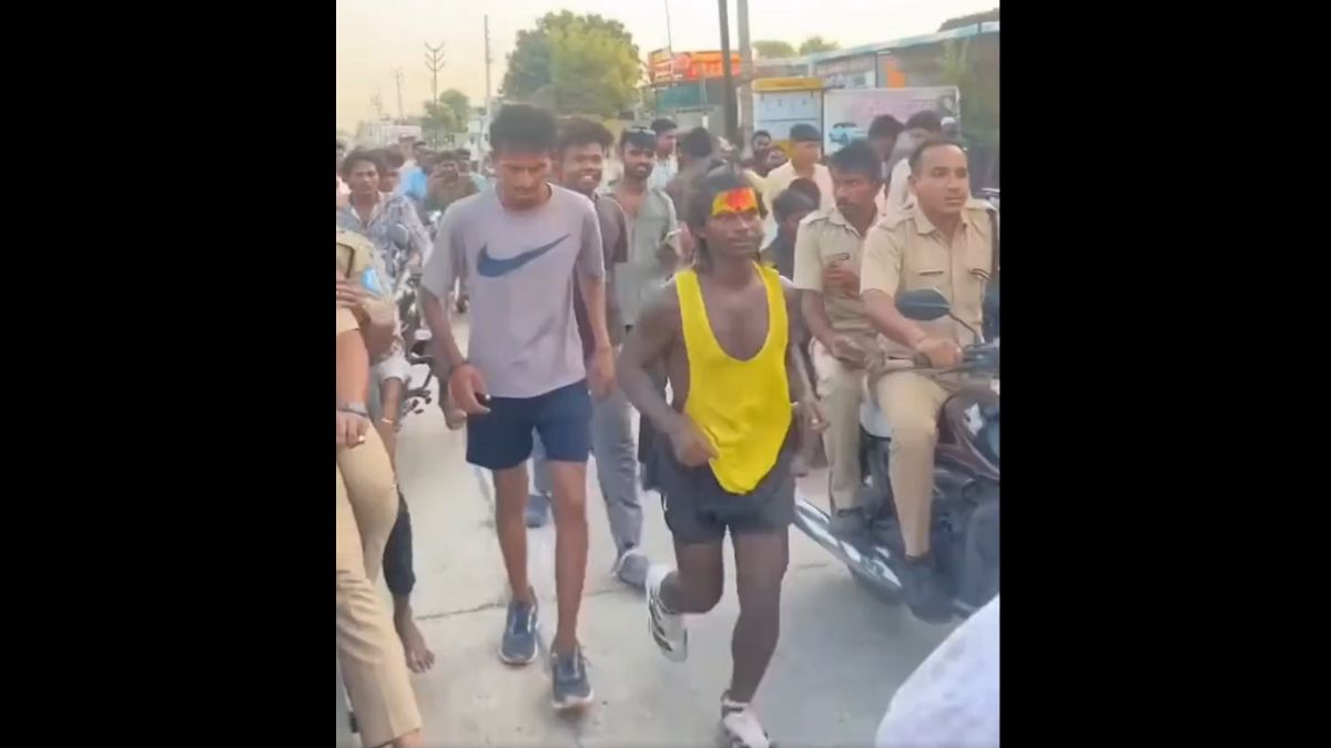 తల్లి కోసం భారతదేశంలోని 12 జ్యోతిర్లింగాలను పరుగు ...