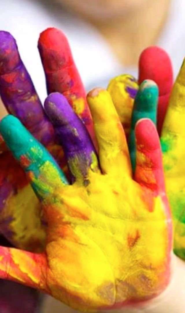 Before playing Holi, know how to get rid of the colors