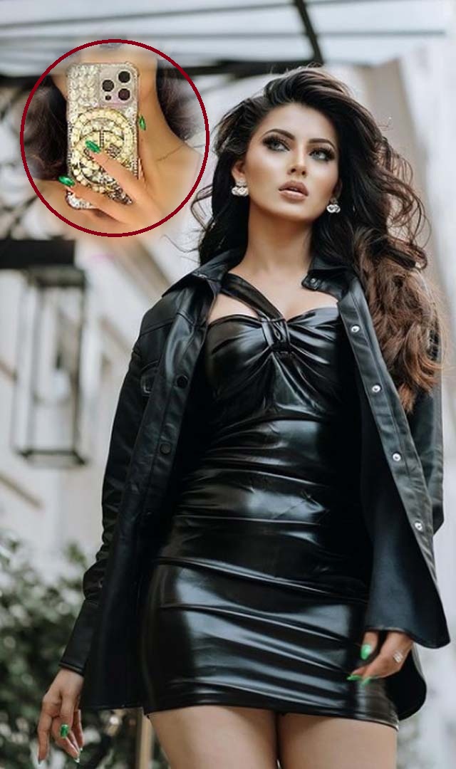 Urvashi Rautela ‘loses 24 carat gold iPhone’ during India-Pakistan match