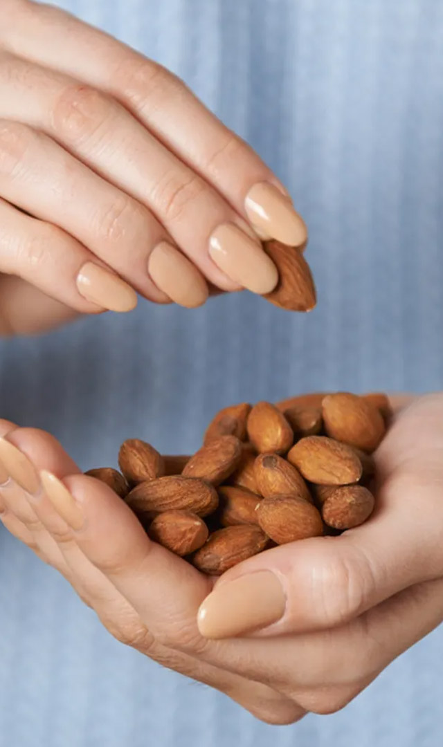 People With These 6 Health Issues Must Avoid Almonds