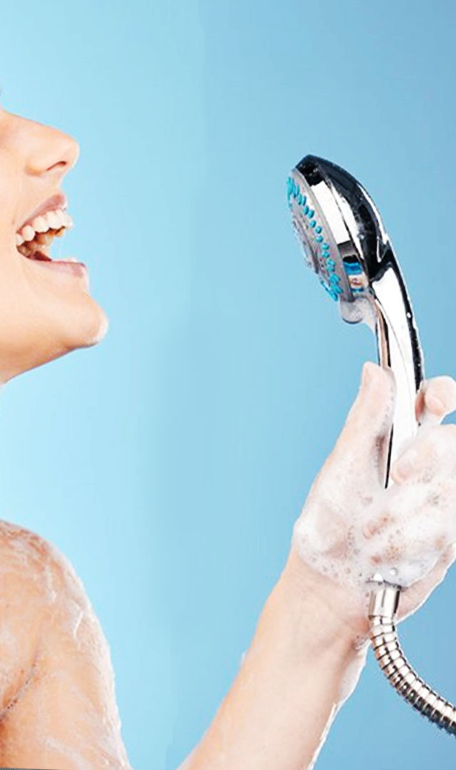 શું તમે સ્નાન કરતી વખતે ગાઓ છો? તો તમે તમારા સ્વાસ્થ્ય માટે આ 7 ફાયદા મેળવો