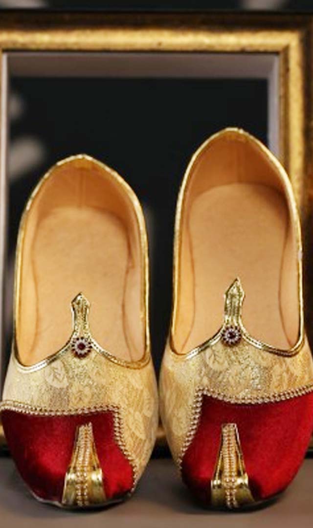 લગ્નમાં માત્ર વરરાજાના જૂતા જ કેમ ચોરાય છે?