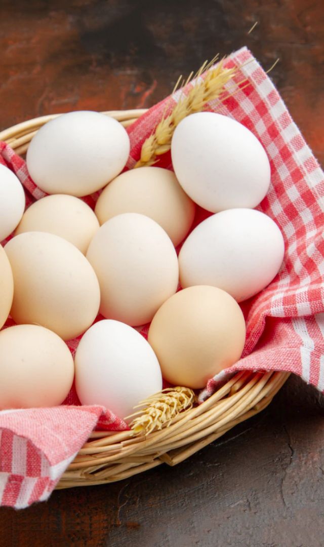फ्रिज में रखे अंडे खाना चाहिए या नहीं?
