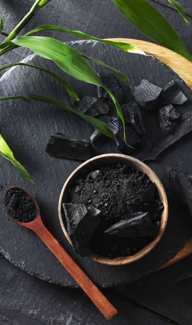 चारकोल बड़े काम की चीज है, जानिए फायदे