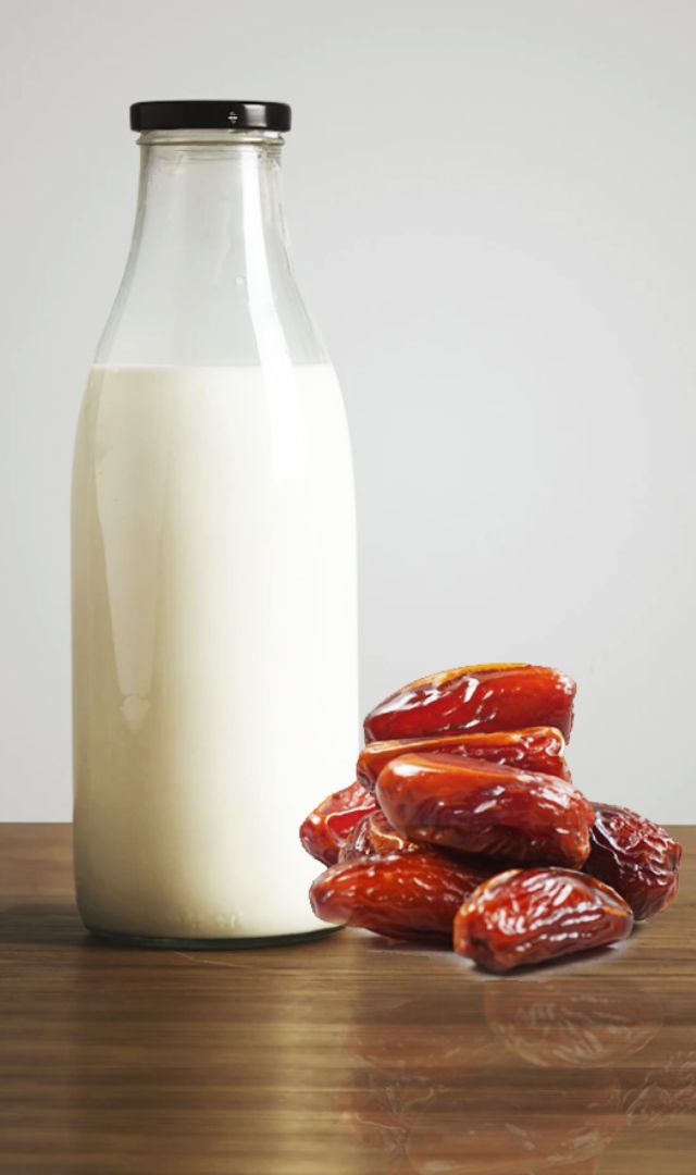  दूध में मिलाकर इस dry fruit को खाना बादाम से ज्यादा फायदेमंद