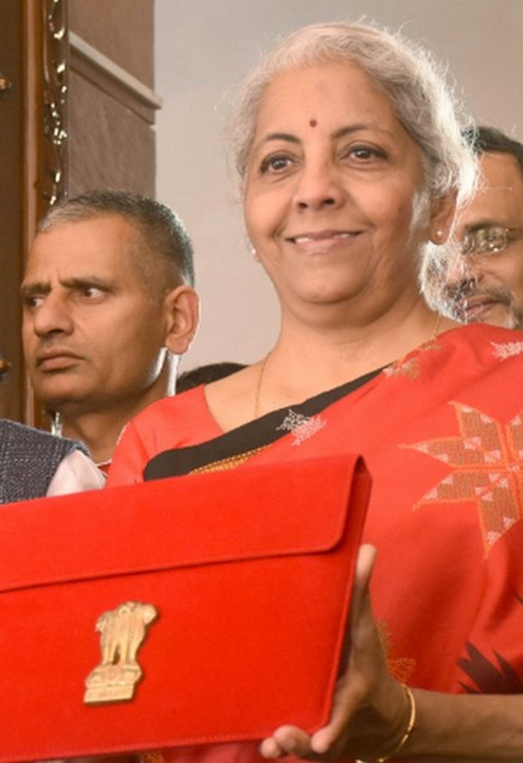 Mahila Samman Saving Certificate : क्या है महिला सम्मान सेविंग सर्टिफिकेट, कैसे मिलेगा फायदा?