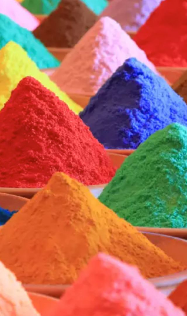 होली के लिए घर में प्राकृतिक रंग कैसे बनाएं?