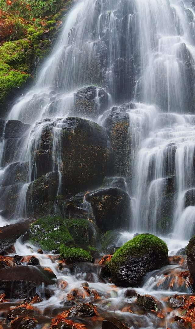 झरनों पर खूबसूरत शायरी