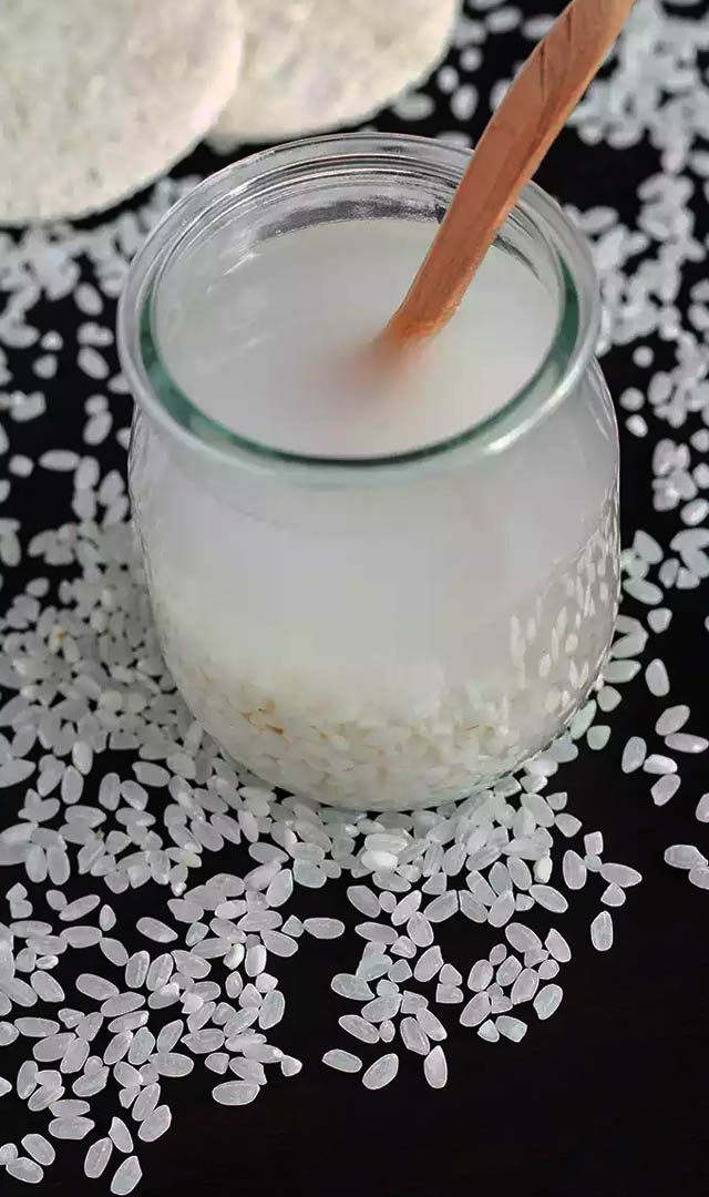 जानिए त्वचा पर चावल के पानी के फायदे