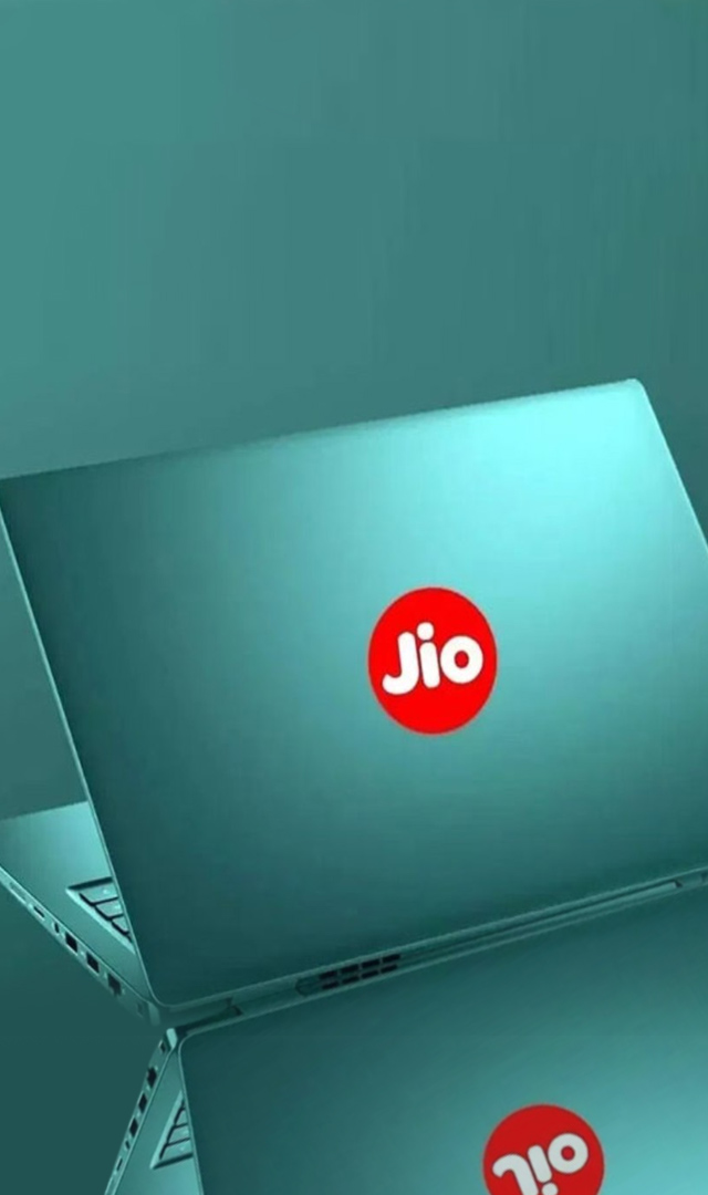 Reliance Jio ला रहा है सबसे सस्ता Laptop, जानिए फीचर्स और कीमत