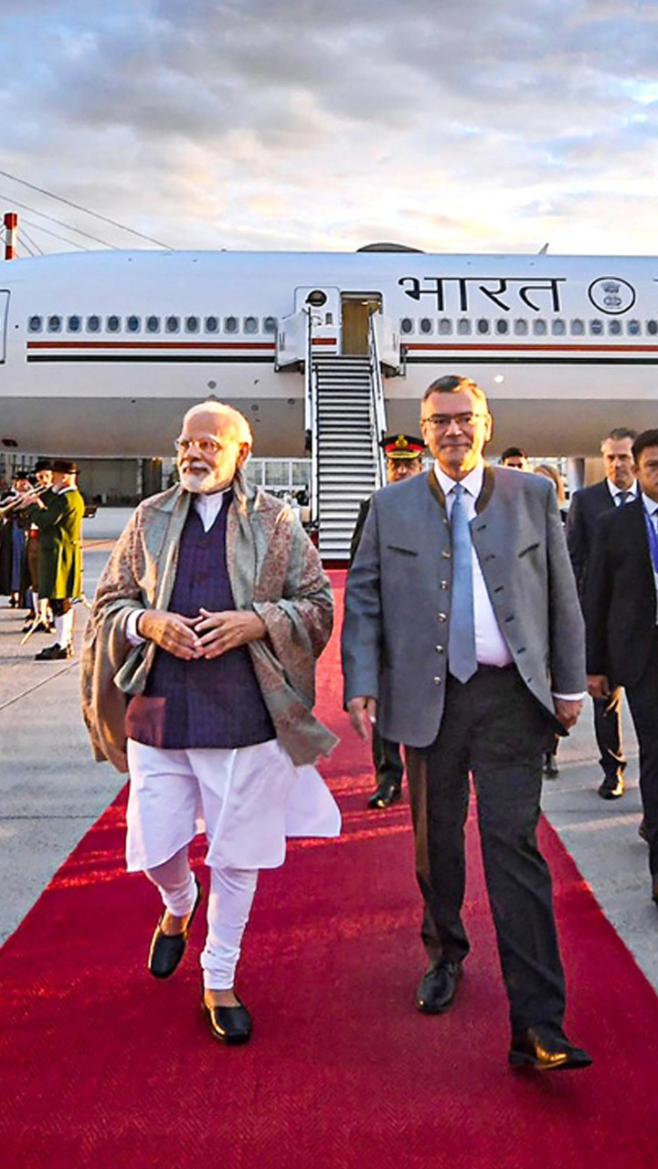 दुनिया के दिग्गजों के बीच नरेन्द्र मोदी