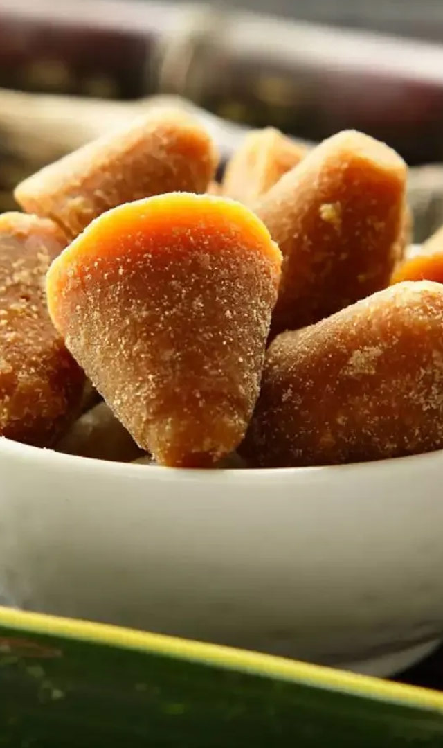 सुबह गुड़ खाने से क्या होता है?