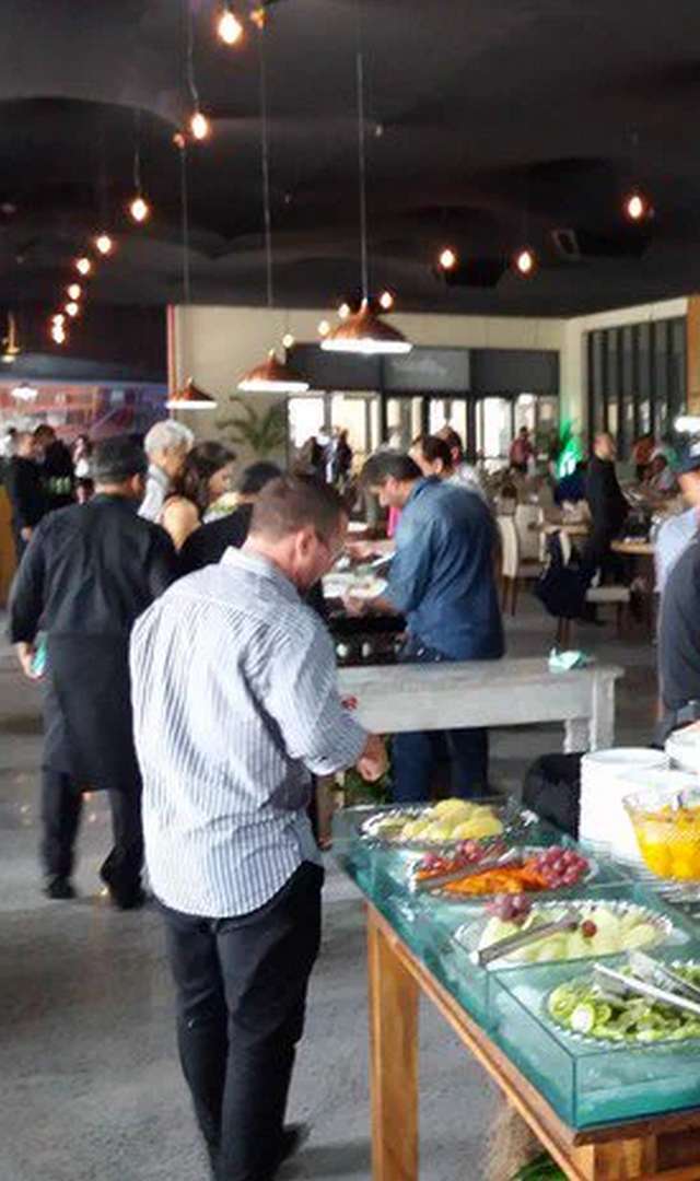 ನಿಂತು ತಿಂದರೆ ಏನಾಗುತ್ತದೆ?