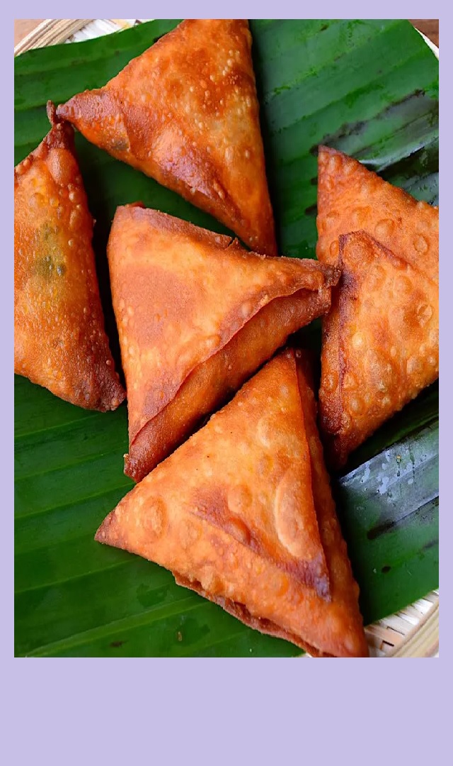 ಗರಿಗರಿಯಾದ ಈರುಳ್ಳಿ ಸಮೋಸವನ್ನು ಮನೆಯಲ್ಲಿ ಮಾಡುವುದು ಹೇಗೆ ??