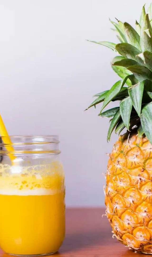 ಅನಾನಸ್‌ನ ಸಣ್ಣ ತುಂಡನ್ನು ತಿನ್ನಿ