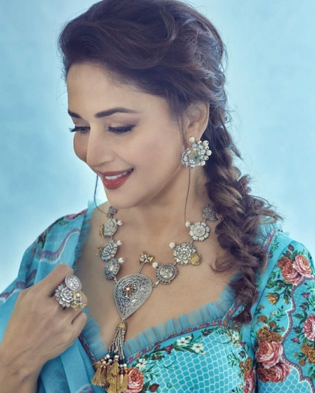 ಮಾಧುರಿ ದೀಕ್ಷಿತ್ ಗೆ ಈಗ  ವಯಸ್ಸು ಎಷ್ಟು ಗೊತ್ತಾ?