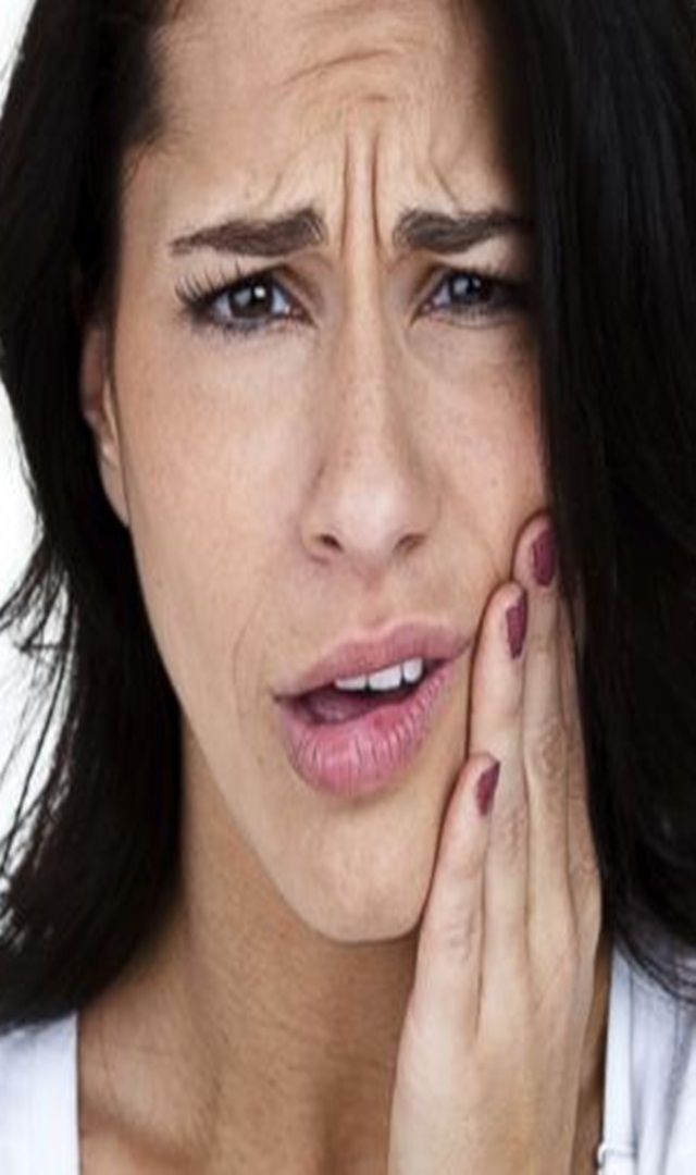 ಮಲ್ಲಿಗೆಯಂತಹ ಹಲ್ಲು ಇರಲು ಹೀಗೆ ಮಾಡಿ