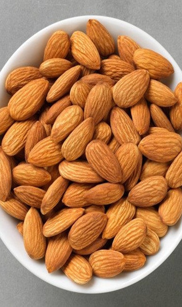 ಚರ್ಮದ ಹೊಳಪಿಗೆ ಬಾದಾಮಿ ಫೇಸ್ ಪ್ಯಾಕ್ ರೆಸಿಪಿ