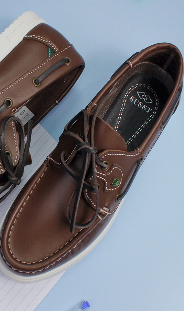 ಶೂ ಕ್ಲೀನ್ ಮಾಡಲು ಈ ಟಿಪ್ಸ್ ಬಳಸಿ