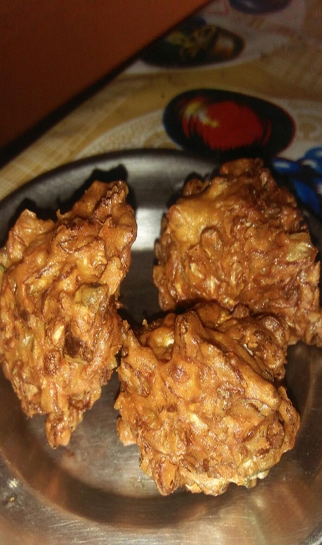 ಗರಿ ಗರಿಯಾದ ಕ್ಯಾಬೇಜ್ ವಡೆ 