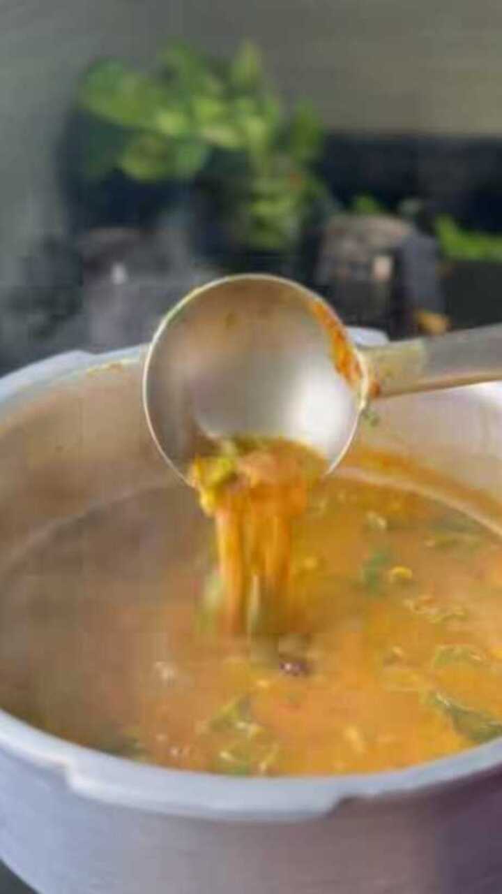 ಬ್ಯಾಚುಲರ್ ಗಳೂ ಮಾಡಬಹುದಾದ ಹೀರೇಕಾಯಿ ಸಾಂಬಾರ್