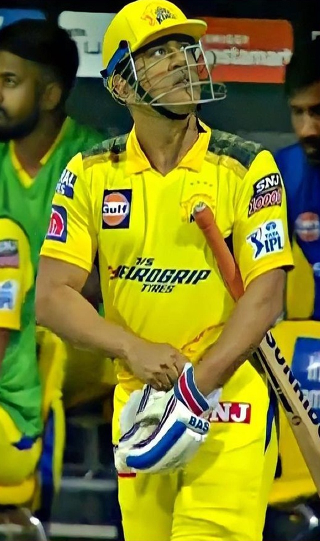 ಐಪಿಎಲ್ ನಲ್ಲಿ ಧೋನಿ ಹೆಜ್ಜೆಗಳು