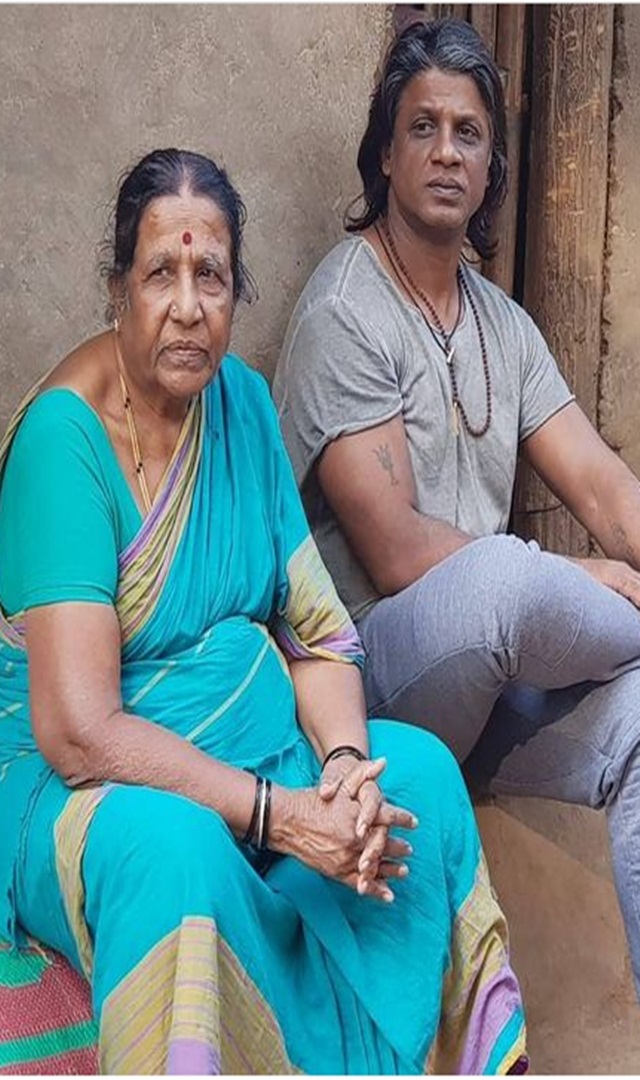 ಹೆತ್ತವರ ಸಮಾಧಿ ಬಳಿ ದುನಿಯಾ ವಿಜಿ ಬರ್ತ್ ಡೇ