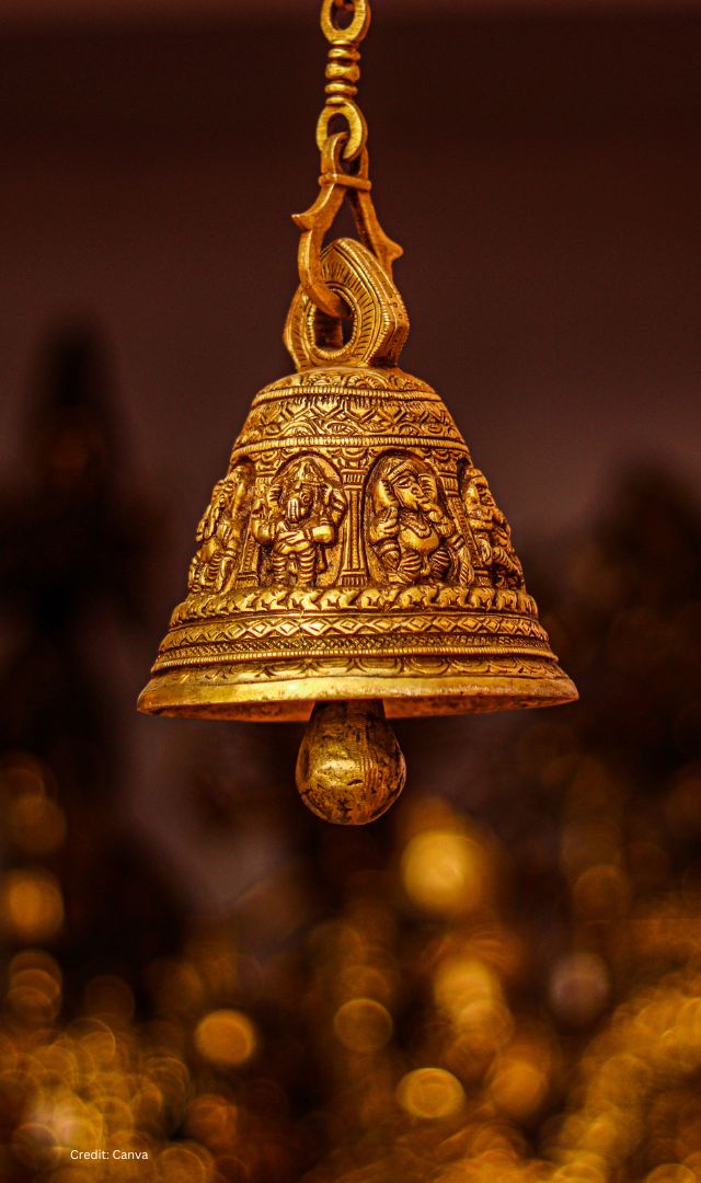 मंदिरात प्रवेश करताना घंटा का वाजवला जातो?