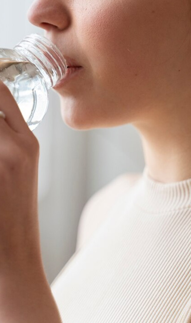 जास्त पाणी प्यायल्याने Water poisoning होऊ शकते
