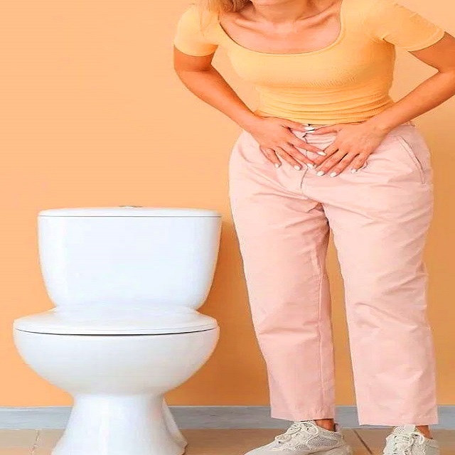 तुम्हालाही लघवी थांबवण्याची सवय आहे का? काळजी घ्या