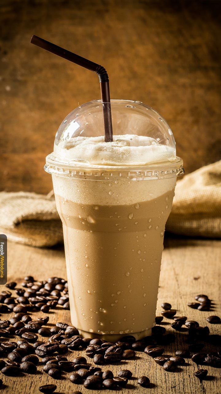 कोल्ड कॉफी पीत असाल तर हे जाणून घ्या